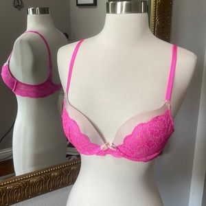 Victoria’s Secret Padded Push up bra 32c